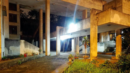 “Thần đồng văn học” lý giải nhà “ma” 300 Kim Mã